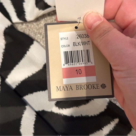 NWT Maya Brooke Women's Zebra Print Soft Duster Semi Sheer Shoulder Pads Size 10 - Picture 9 of 12